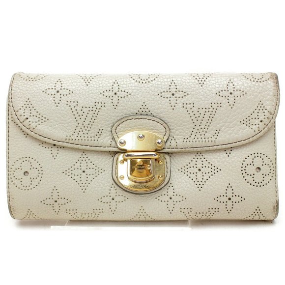 Louis Vuitton Handbags - RARE 🔥 Louis Vuitton White Mahina Monogram Wallet